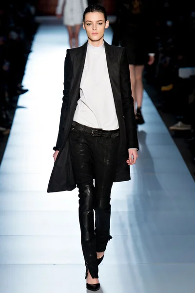 Look 3